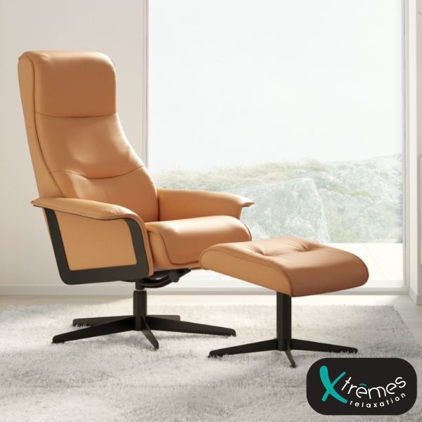Fauteuil pivotant et pouf